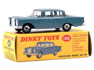 Lot 461 - DINKY TOYS (GB) (1)