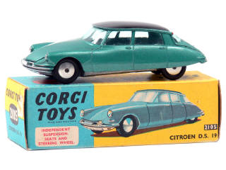 Lot 522 - CORGI TOYS (GB) (1)