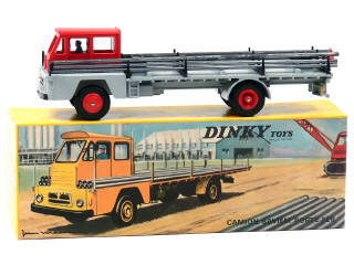 Lot 374 - DINKY TOYS (FRANCE) (1)