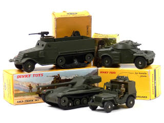 Lot 439 - DINKY TOYS (FRANCE) (4)
