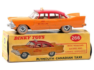Lot 468 - DINKY TOYS (GB) (1)