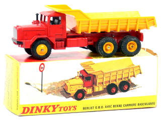 Lot 379 - DINKY TOYS (FRANCE) (1)