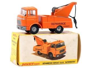 Lot 369 - DINKY TOYS (FRANCE) (1)