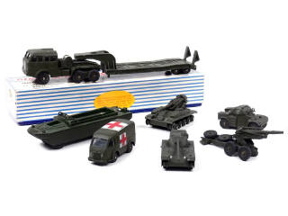 Lot 441 - DINKY TOYS (FRANCE) (7)