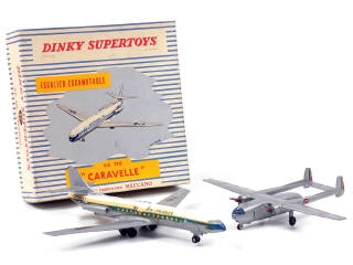 Lot 412 - DINKY TOYS (FRANCE) (2)