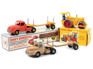 Lot 434 - DINKY TOYS (FRANCE) (3)