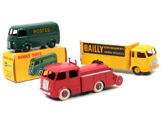 Lot 432 - DINKY TOYS (FRANCE) (3)