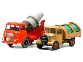 Lot 500 - DINKY TOYS (GB) (2)