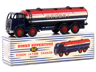 Lot 479 - DINKY TOYS (GB) (1)
