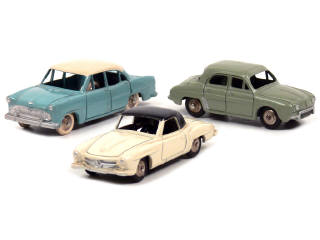 Lot 417 - DINKY TOYS (FRANCE) (3)