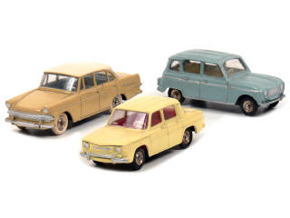 Lot 425 - DINKY TOYS (FRANCE) (3)