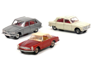 Lot 423 - DINKY TOYS (FRANCE) (3)