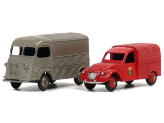 Lot 393 - DINKY TOYS (FRANCE) (2)
