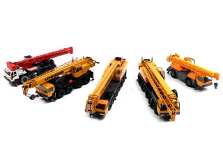 Lot 923 - DIVERS (5)