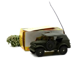 Lot 1081 - DINKY TOYS (FRANCE) (1)