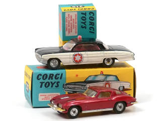 Lot 695 - CORGI TOYS (GB) (2)