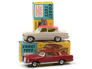 Lot 693 - CORGI TOYS (GB) (2)