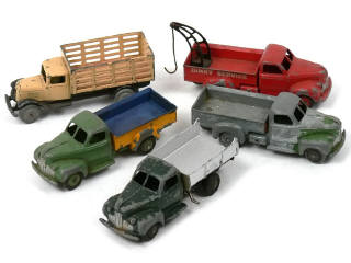 Lot 1110 - DINKY TOYS (FRANCE) (5)