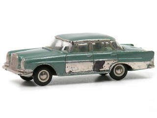 Lot 944 - CHERRYCA PHENIX (JAPON) (1)