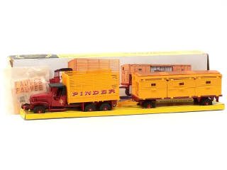 Lot 1074 - DINKY TOYS (FRANCE) (1)