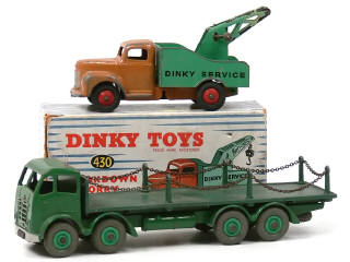 Lot 1162 - DINKY TOYS (GB) (2)