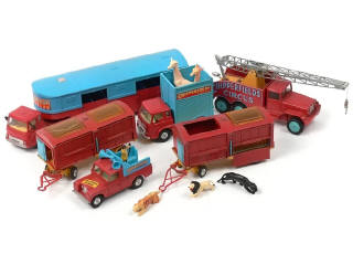 Lot 700 - CORGI TOYS (GB) (6)