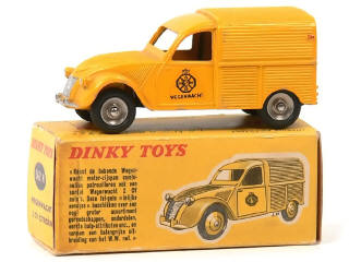 Lot 1039 - DINKY TOYS (FRANCE) (1)