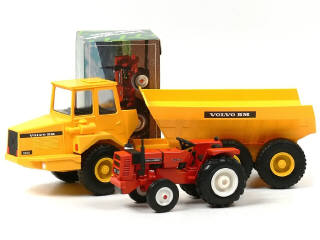 Lot 924 - ARPRA & DIVERS (2)
