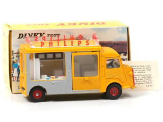 Lot 1069 - DINKY TOYS (FRANCE) (1)