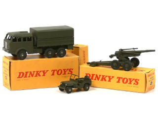 Lot 1101 - DINKY TOYS (FRANCE) (3)