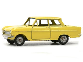 Lot 994 - DINKY TOYS (FRANCE) Série JUNIOR (1)