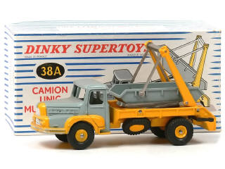 Lot 1057 - DINKY TOYS (FRANCE) (1)