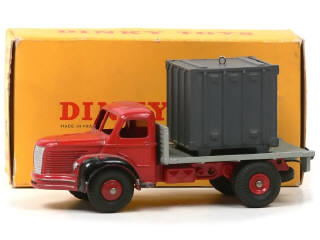 Lot 1053 - DINKY TOYS (FRANCE) (1)