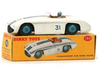 Lot 1124 - DINKY TOYS (GB) (1)