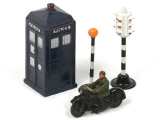 Lot 1168 - DINKY TOYS (GB) (4)