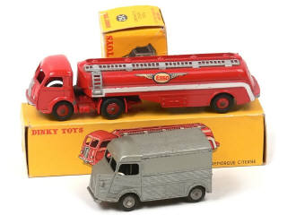 Lot 1094 - DINKY TOYS (FRANCE) (2)