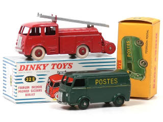 Lot 1093 - DINKY TOYS (FRANCE) (2)