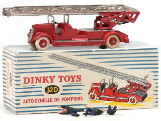 Lot 1046 - DINKY TOYS (FRANCE) (1)
