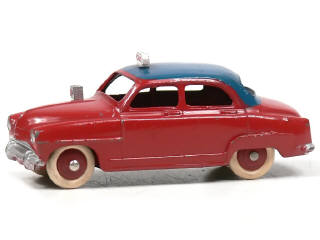 Lot 990 - DINKY TOYS (FRANCE) (1)