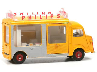 Lot 1070 - DINKY TOYS (FRANCE) (1)