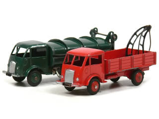 Lot 1092 - DINKY TOYS (FRANCE) (2)