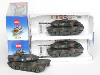 Lot 358 - SIKU (ALLEMAGNE) (3)