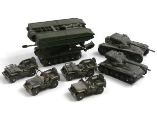 Lot 548 - DINKY TOYS (FRANCE) (7)