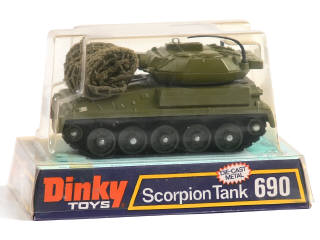 Lot 572 - DINKY TOYS (GB) (1)