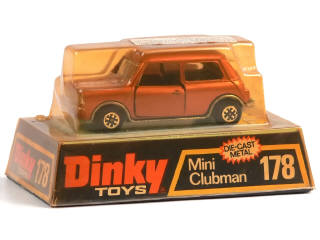Lot 556 - DINKY TOYS (GB) (1)