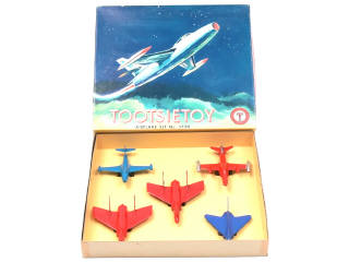 Lot 760 - TOOTSIETOY (USA) (1)