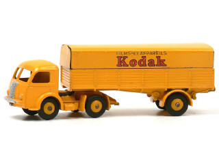 Lot 1447 - DINKY TOYS (FRANCE) (1)
