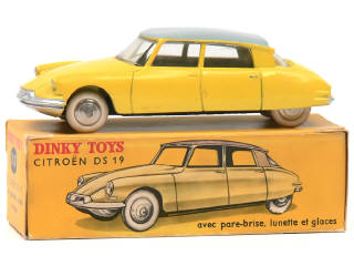 Lot 1297 - DINKY TOYS (FRANCE) (1)