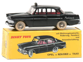 Lot 1338 - DINKY TOYS (FRANCE) (1)