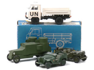 Lot 727 - DIVERS (4)